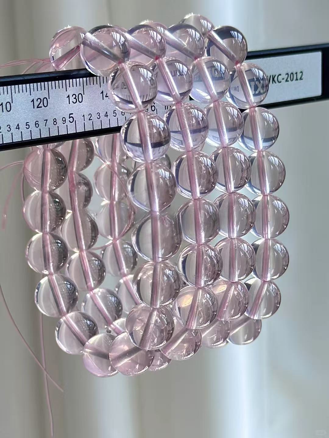 天然莫粉水晶手串定制